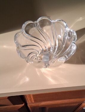 Mikasa Clear Glass Swirl Bowl